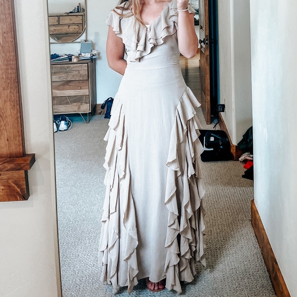 JoyFolie Sylvia dress in light taupe. Size Small! - Picture 2 of 4